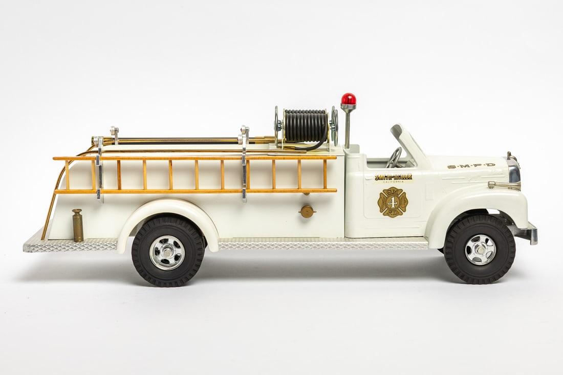 Fred Thompson Smith-Miller Limited Edition Mack B-Series S.M.F.D. No. 4 Fire Truck (95/115) - 3