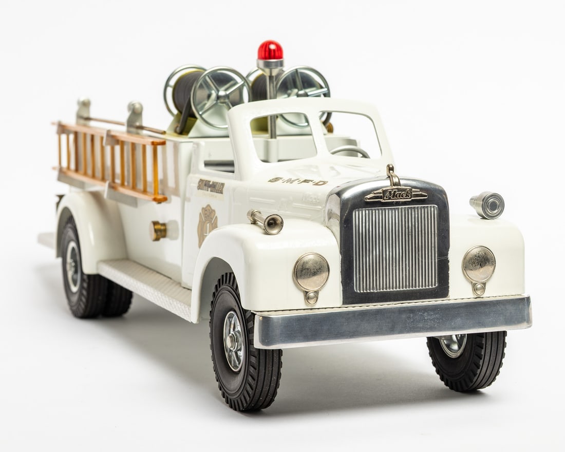 Fred Thompson Smith-Miller Limited Edition Mack B-Series S.M.F.D. No. 4 Fire Truck (95/115) - 4