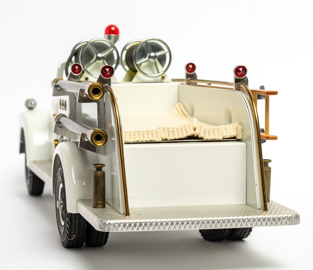 Fred Thompson Smith-Miller Limited Edition Mack B-Series S.M.F.D. No. 4 Fire Truck (95/115) - 5