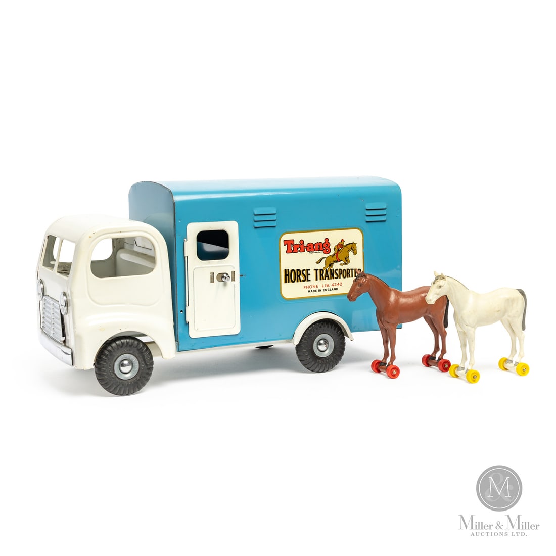 Tri-Ang Horse Transporter Truck (1 of 11)