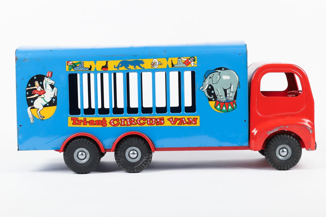Tri-ang Circus Van - 3