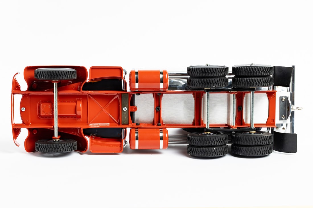 Fred Thompson Limited Edition Smith-Miller Southern Pacific Tanker Truck (28/100) - 7