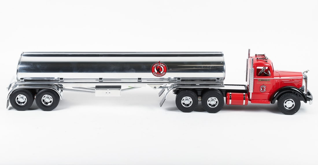 Fred Thompson Smith-Miller Limited Edition Mack L-Series Mohawk Gasoline Tanker (149/150) - 3