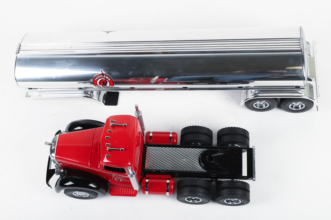 Fred Thompson Smith-Miller Limited Edition Mack L-Series Mohawk Gasoline Tanker (149/150) - 6