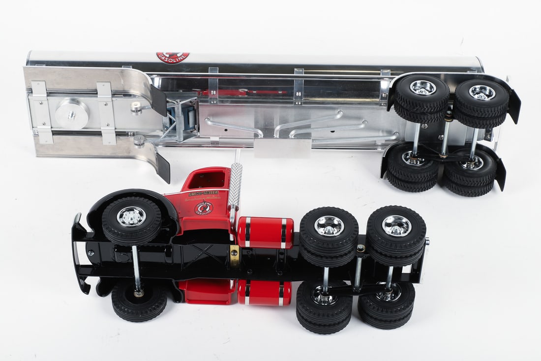Fred Thompson Smith-Miller Limited Edition Mack L-Series Mohawk Gasoline Tanker (149/150) - 7
