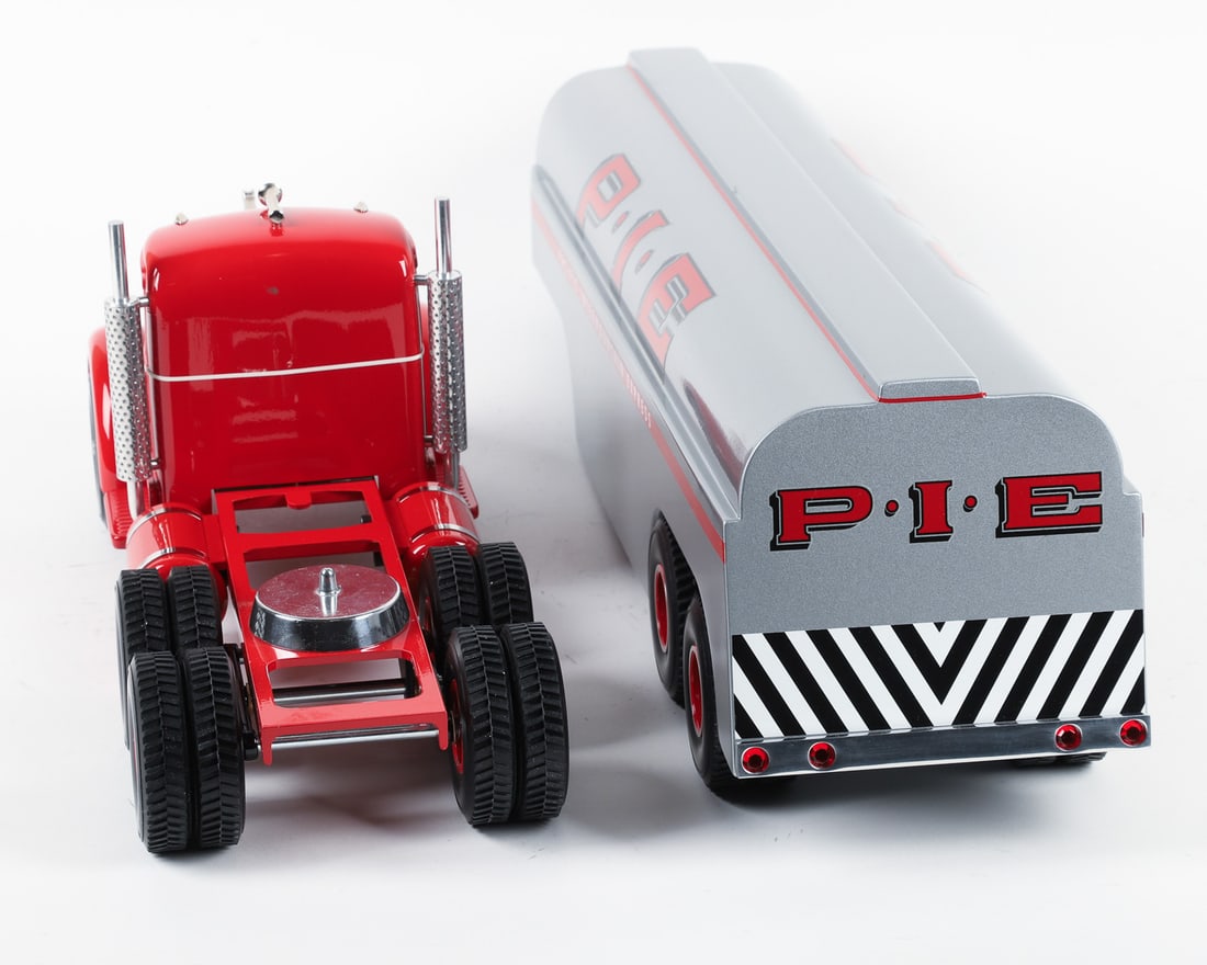 Fred Thompson Smith-Miller Limited Edition Mack L-Series "P.I.E." Tanker (42/100) - 5