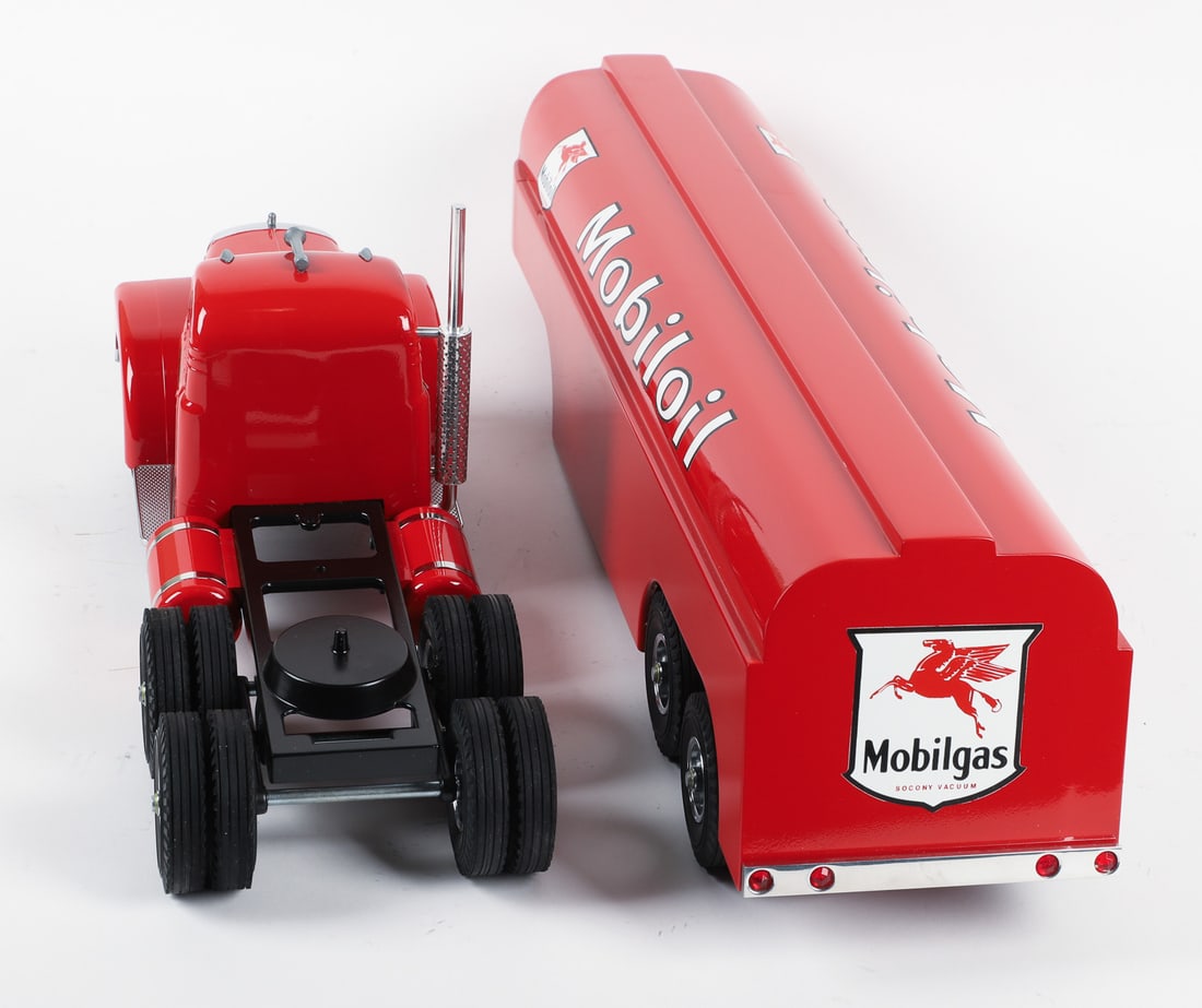 Fred Thompson Smith-Miller Limited Edition Mack B-Series Mobiloil Tanker (143/300) - 5