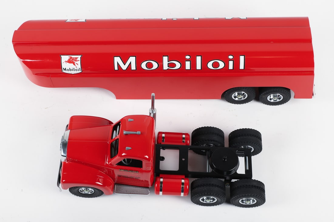 Fred Thompson Smith-Miller Limited Edition Mack B-Series Mobiloil Tanker (143/300) - 6