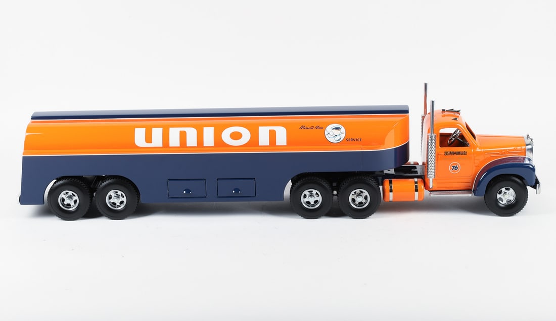 Fred Thompson Smith-Miller Limited Edition Mack B-Series Union 76 Tanker (62/250) - 3