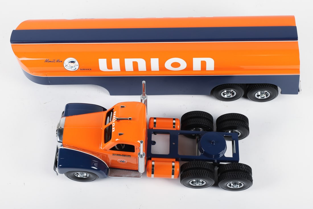Fred Thompson Smith-Miller Limited Edition Mack B-Series Union 76 Tanker (62/250) - 6