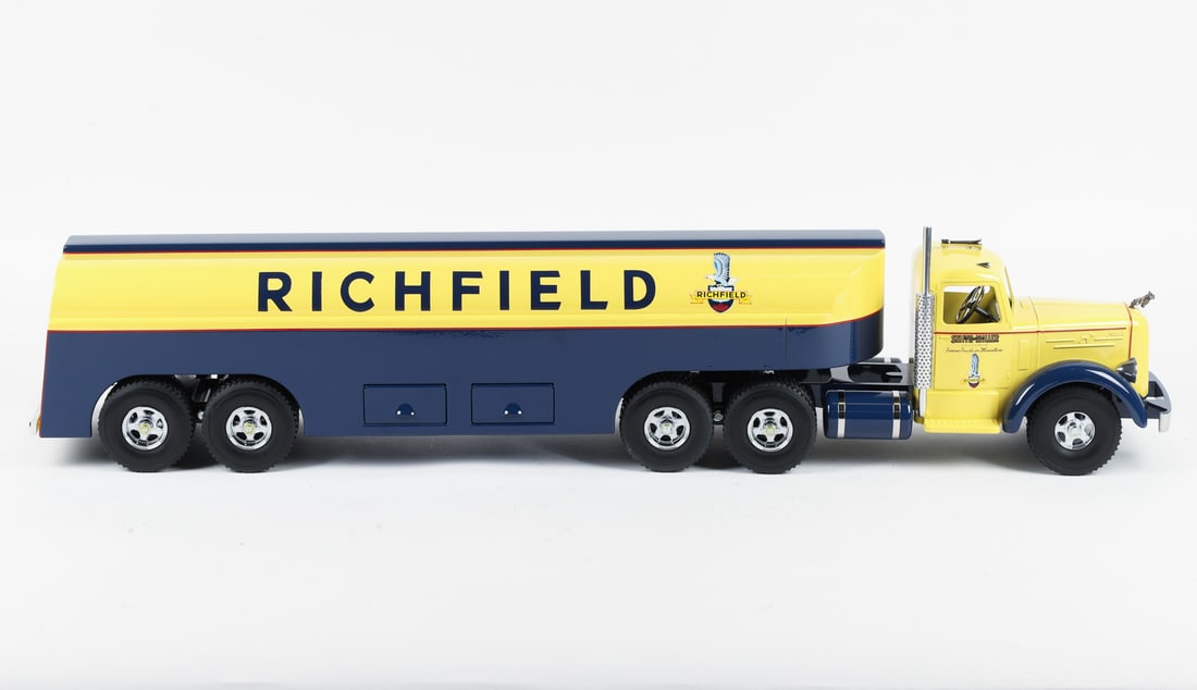 Fred Thompson Smith-Miller Limited Edition Mack L-Series Richfield Tanker (149/250) - 3