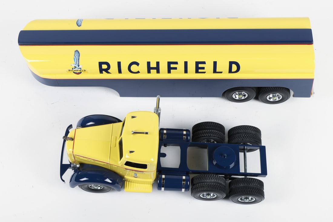 Fred Thompson Smith-Miller Limited Edition Mack L-Series Richfield Tanker (149/250) - 6