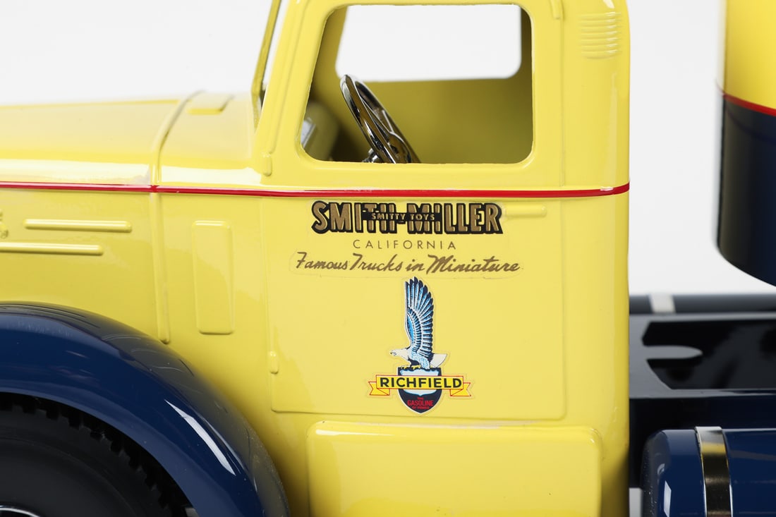 Fred Thompson Smith-Miller Limited Edition Mack L-Series Richfield Tanker (149/250) - 9