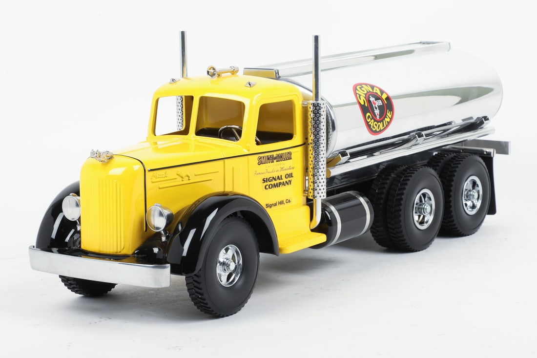 Fred Thompson Limited Edition Smith-Miller Signal Gasoline Oil Tanker (27/100) - 3