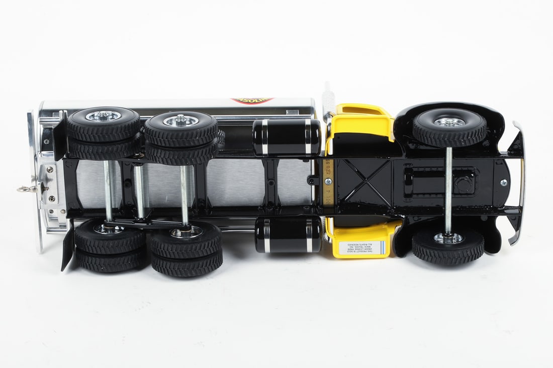 Fred Thompson Limited Edition Smith-Miller Signal Gasoline Oil Tanker (27/100) - 6