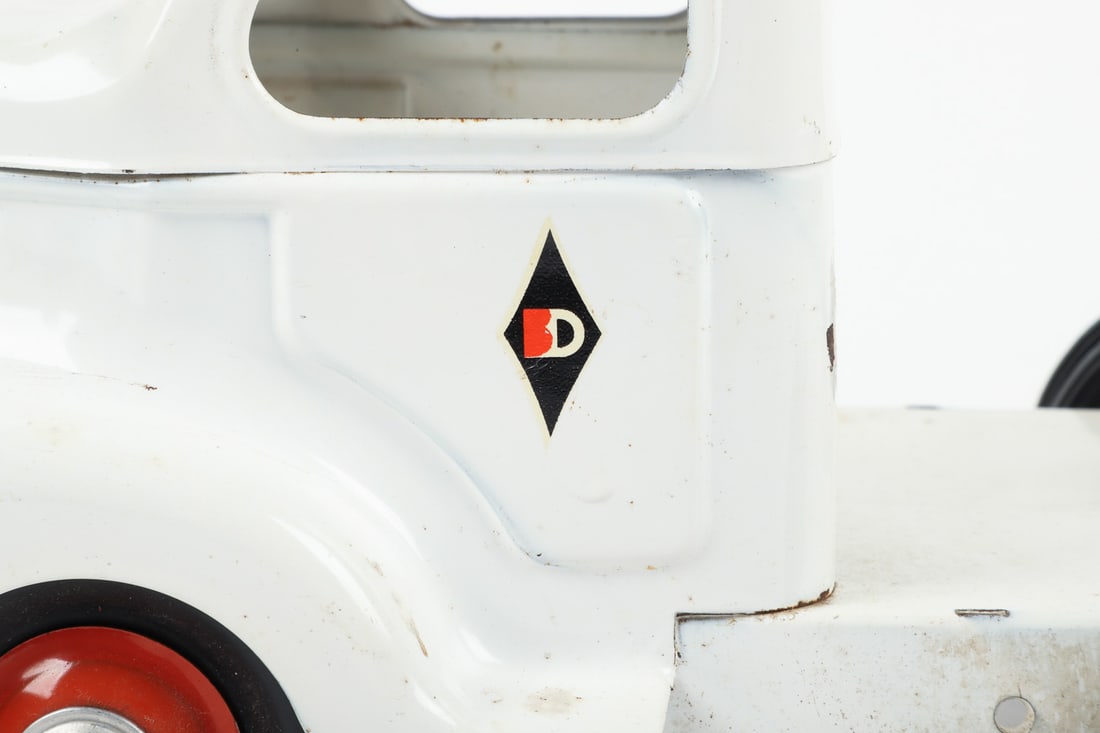 Otaco Minnitoys Bilingual "Black Diamond Cheese" Tractor Trailer - 10