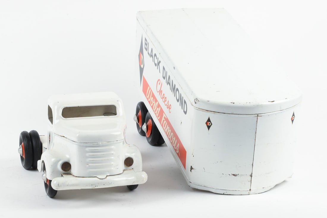 Otaco Minnitoys Bilingual "Black Diamond Cheese" Tractor Trailer - 4