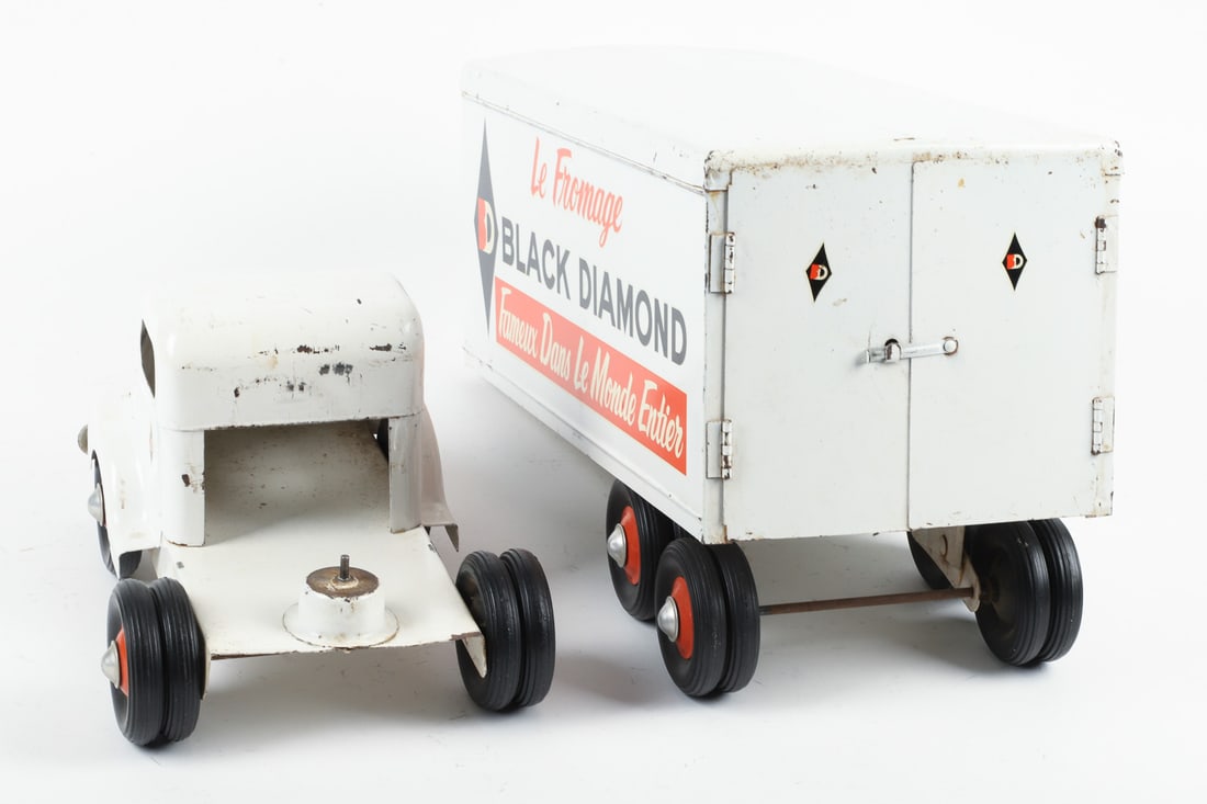 Otaco Minnitoys Bilingual "Black Diamond Cheese" Tractor Trailer - 5