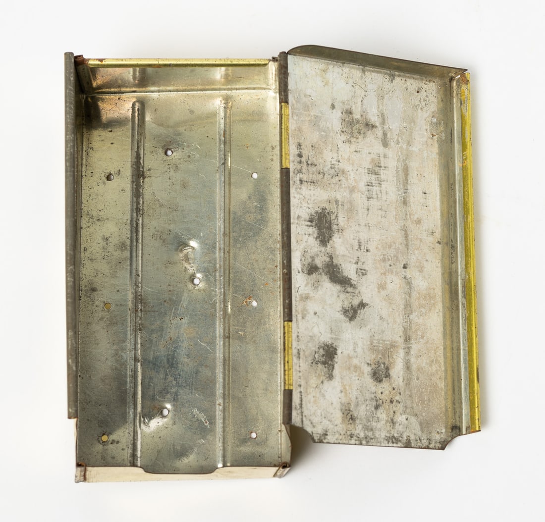 Zig-Zag Cigarette Paper Dispenser - 7