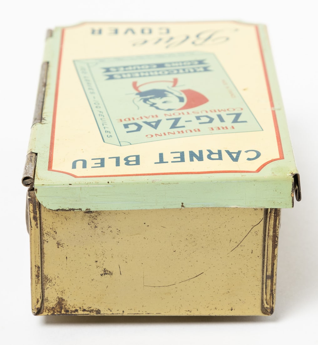 Zig-Zag Blue Cover Cigarette Paper Dispenser - 4