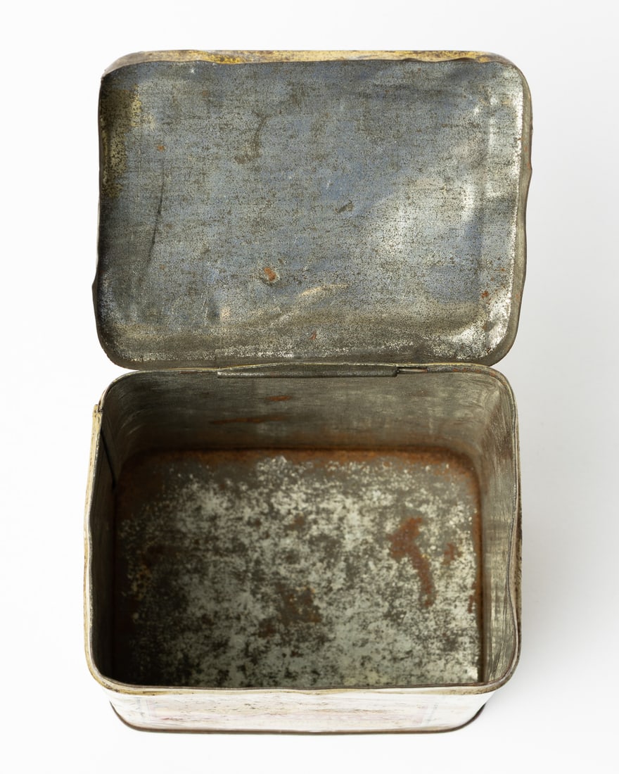 Erzinger's 1/4 Lb No. 1 and 1 Lb No. 2 Tobacco Tins - 6