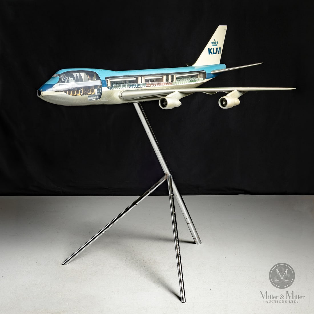Boeing 747 Westway 6' KLM 1:36 Cutaway Model Aircraft: Made in England for the Dutch market. 1969 Fibreglass. A magnificent, museum-quality 1:36 scale cutaway display model of a KLM Royal Dutch Airlines Boeing 747. This large-format exhibition piece was p