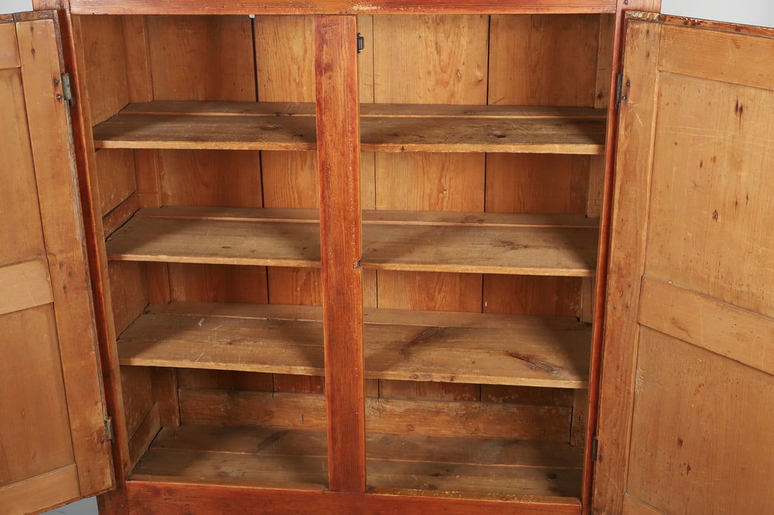 Quebec Diamond Point Armoire - 6