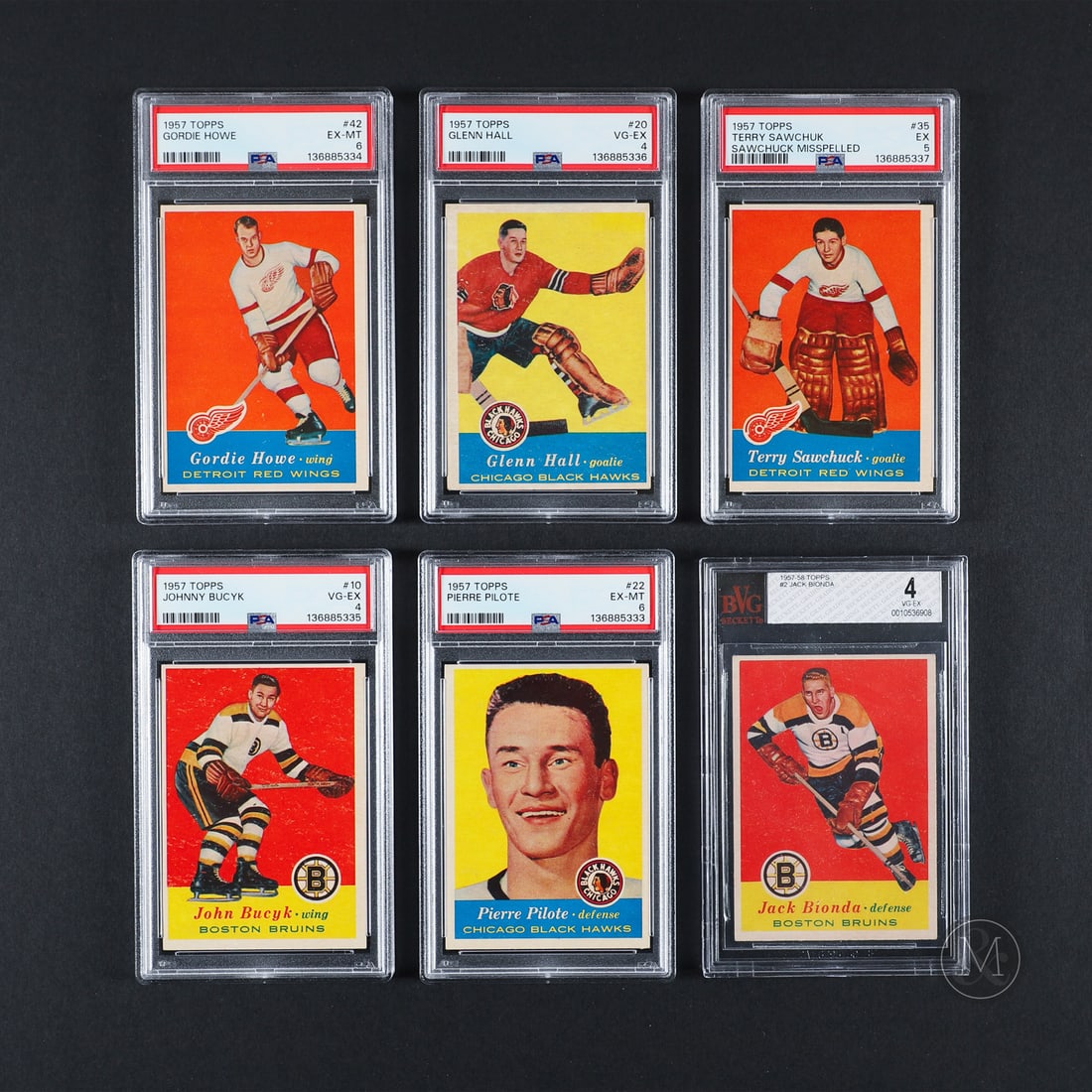 1957-1958 Topps Complete Set (66/66): The 1957-1958 Topps hockey set, composed of 66 cards, features star players from the four U.S teams that played in the NHL during that season (Detroit, Chicago, New York, and Boston). The complete