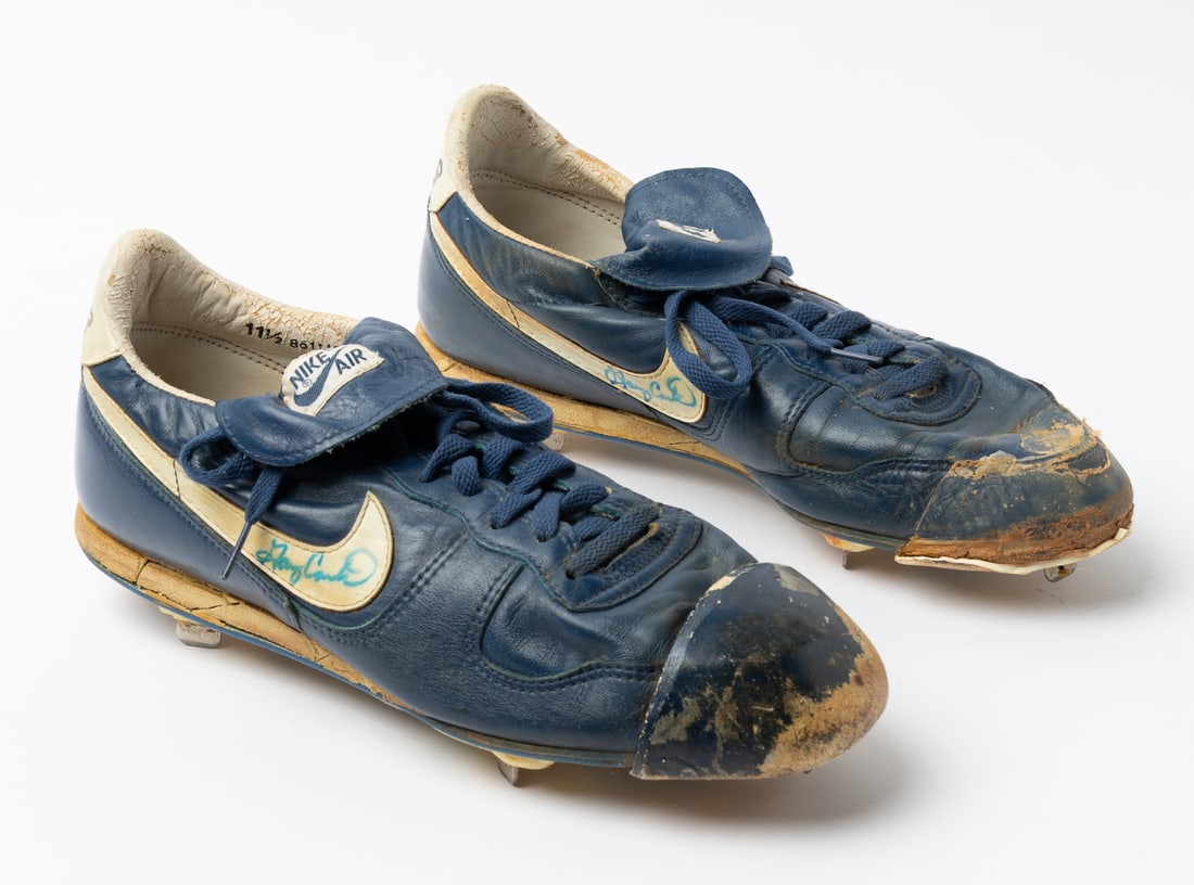 1986 Gary Carter Game Used and Signed Mets Cleats - 4