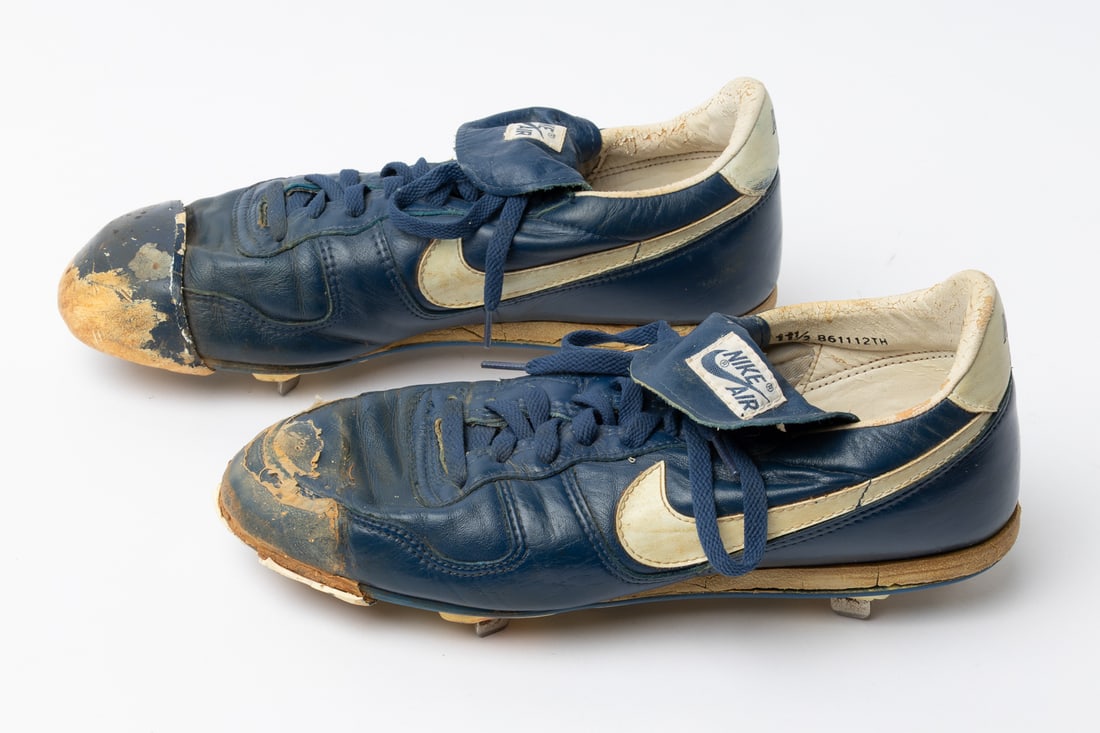 1986 Gary Carter Game Used and Signed Mets Cleats - 6