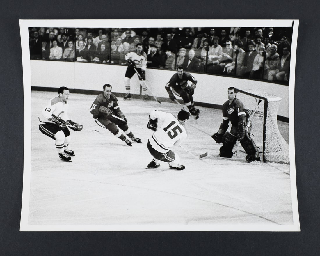 Collection of News Photos and Maple Leaf Gardens Framed Photos - 4