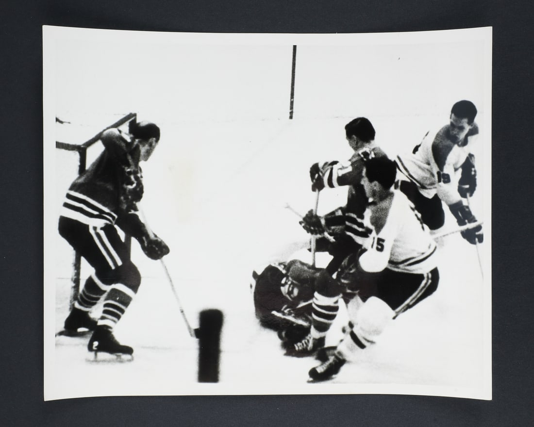 Collection of News Photos and Maple Leaf Gardens Framed Photos - 6