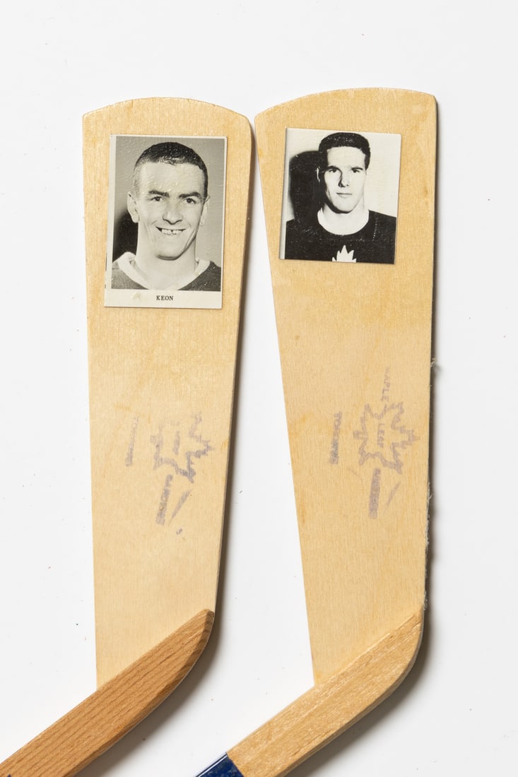 1961-1962 Maple Leafs Stanley Cup Pennant & Tim Horton/Dave Keon Mini Sticks - 2