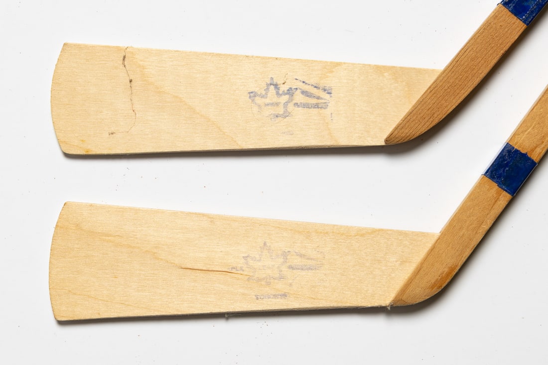 1961-1962 Maple Leafs Stanley Cup Pennant & Tim Horton/Dave Keon Mini Sticks - 3