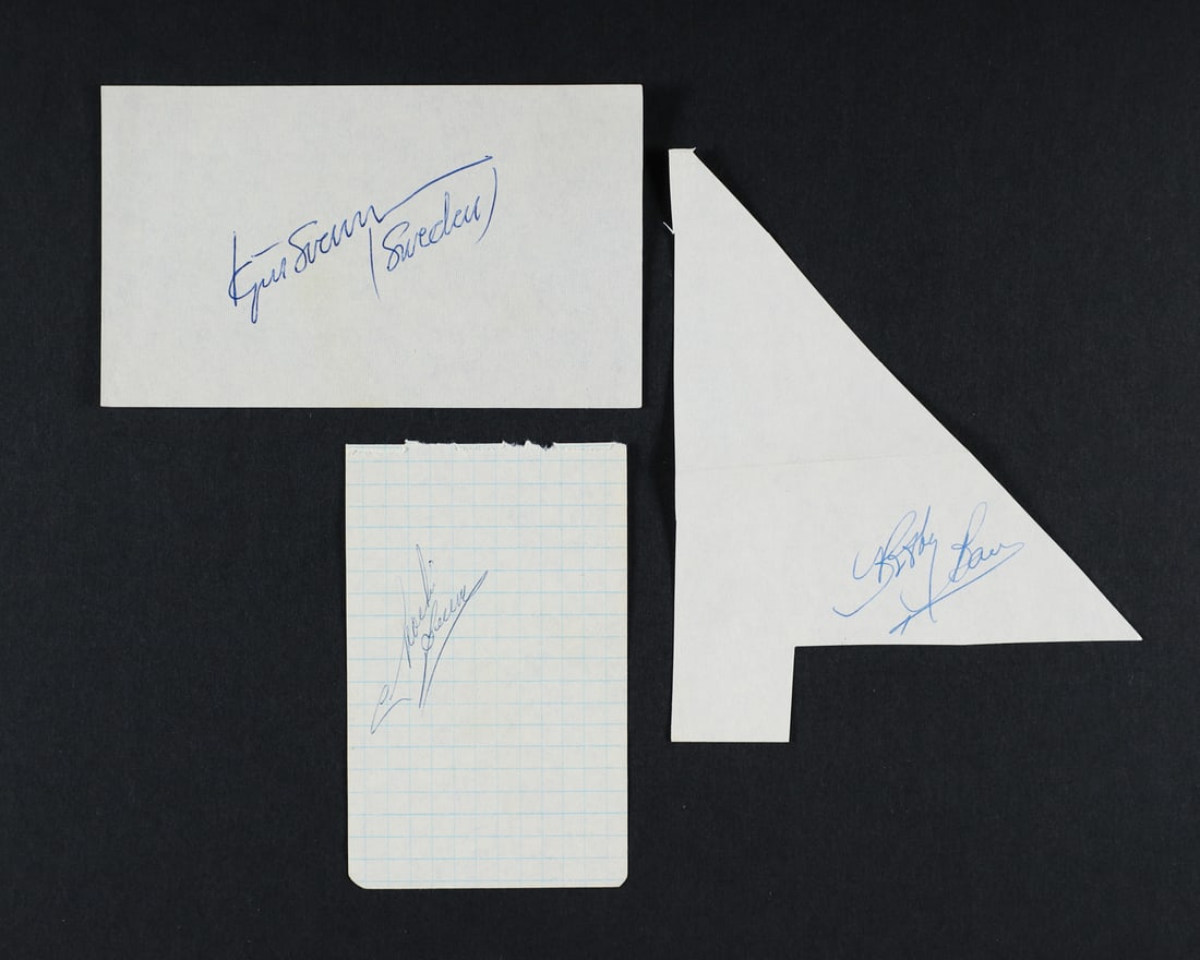 Collection of 18 Autographs w/ Horton - 8