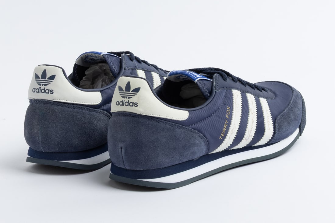 Terry Fox Replica Shoes Signed by Monumental Group of 12 - 10