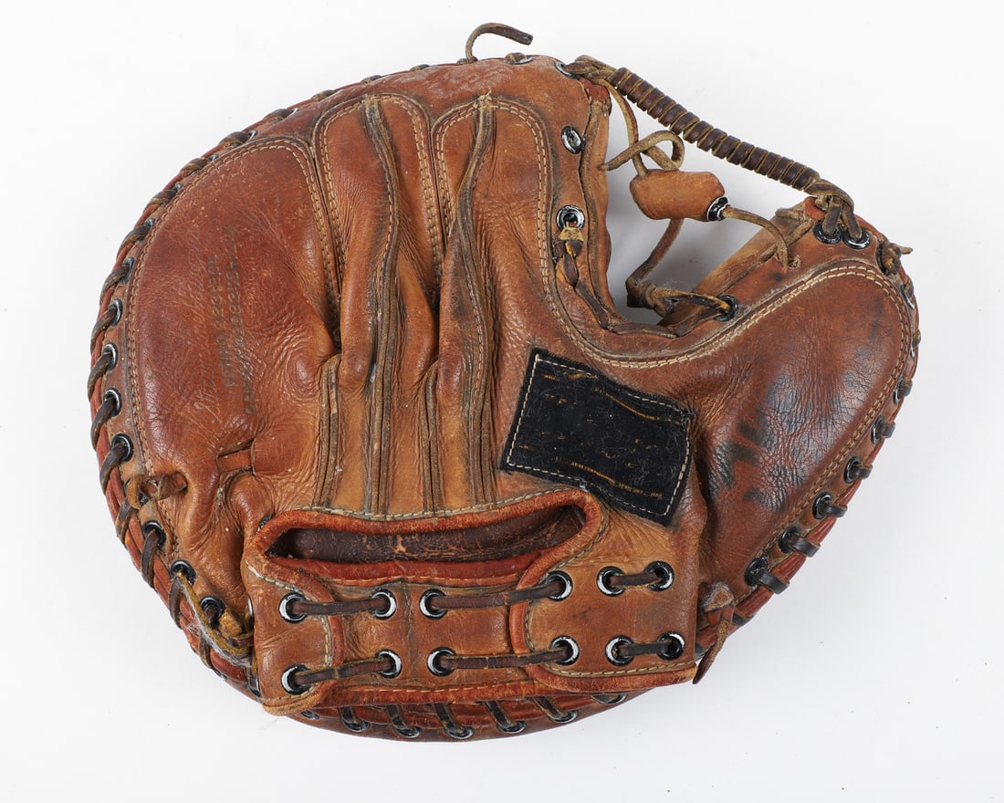 Early Baseball Catchers Gloves (6) - 15