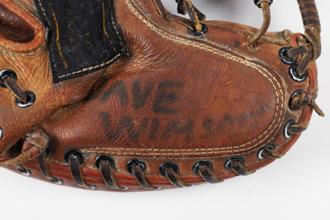 Early Baseball Catchers Gloves (6) - 16