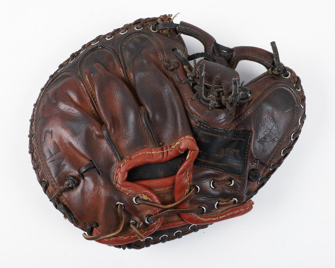 Early Baseball Catchers Gloves (6) - 8