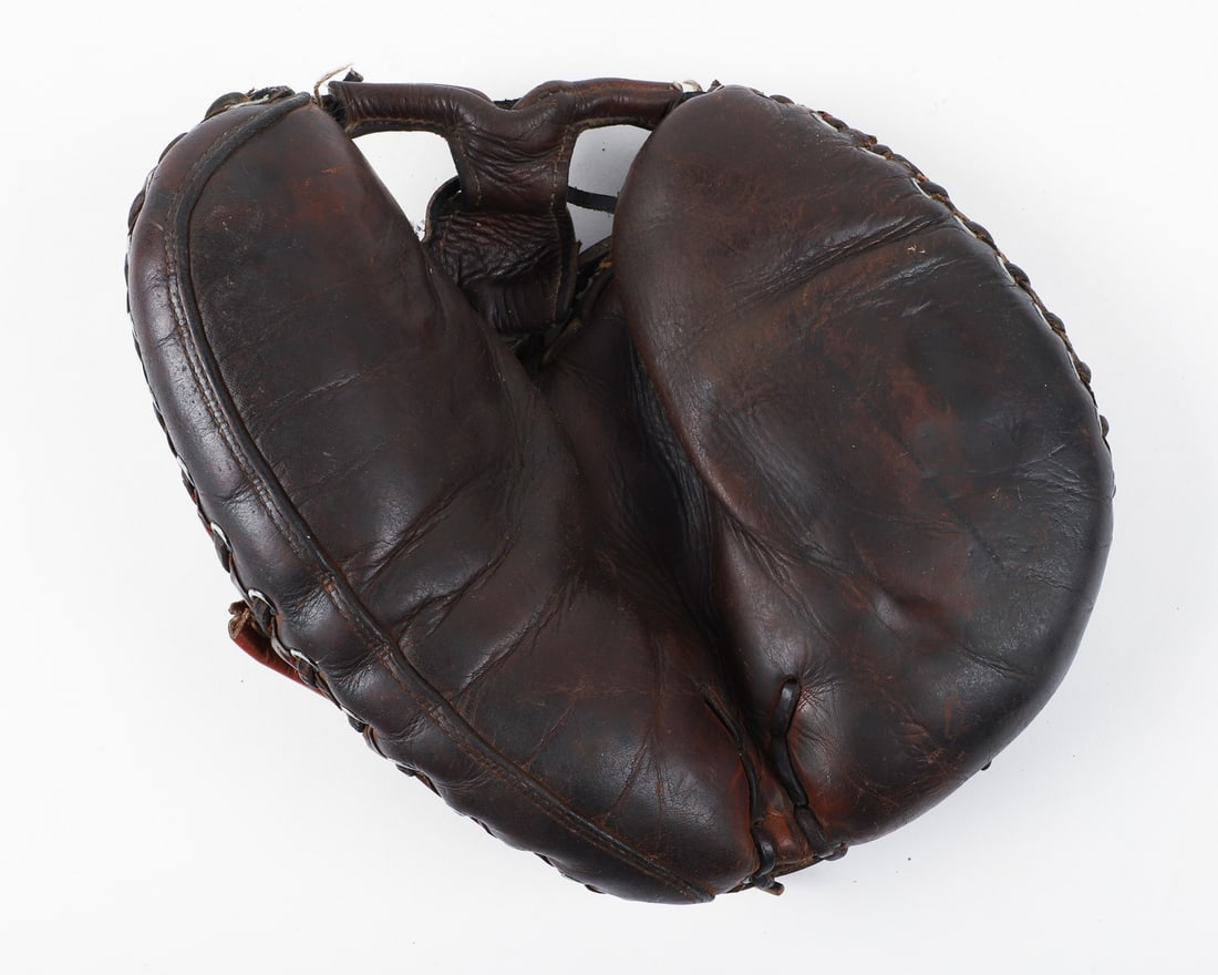 Early Baseball Catchers Gloves (6) - 9