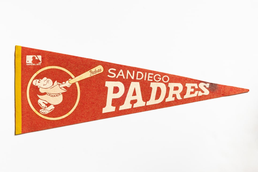 Pennants Including "Fight of the Century" (28) - 3