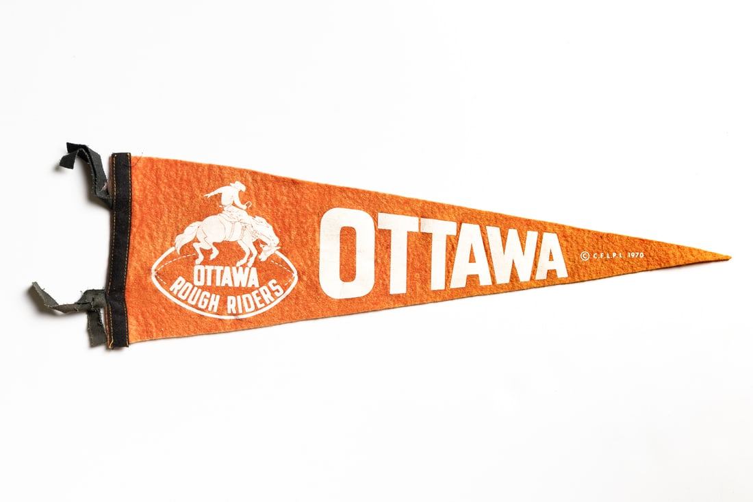 Pennants Including "Fight of the Century" (28) - 9