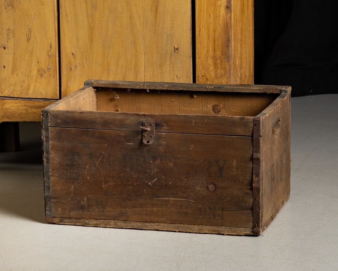 Rau Brewery, New Hamburg Crate - 9