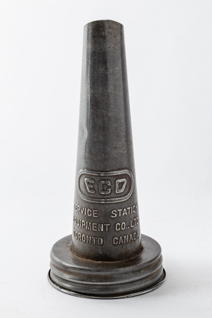McColl-Frontenac Pint Oil Bottle - 9