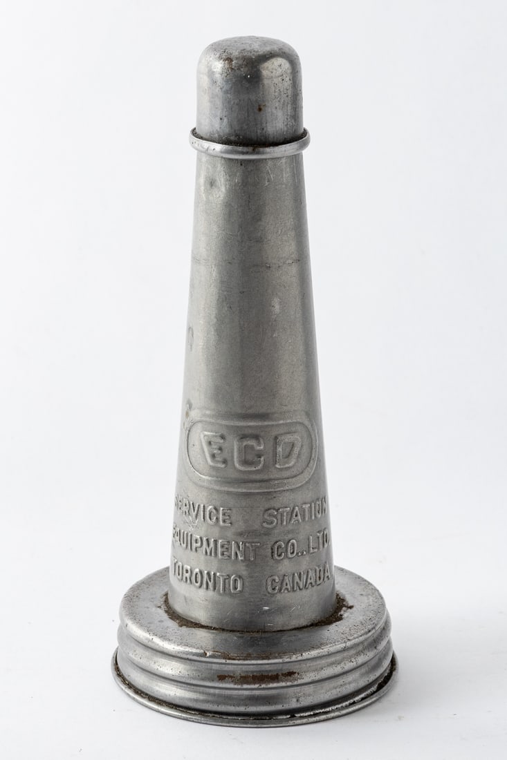 McColl-Frontenac Pint Oil Bottle - 9