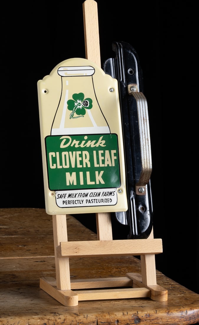 CLOVERLEAF MILK Door Pull - 7