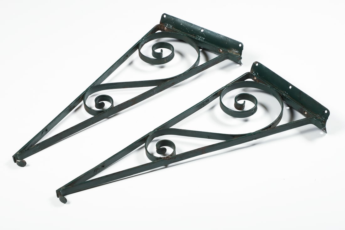 Service Station Pole-Mount Scroll Brackets - 6