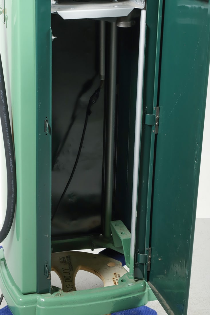 Bennett 541 Gas Pump - 9