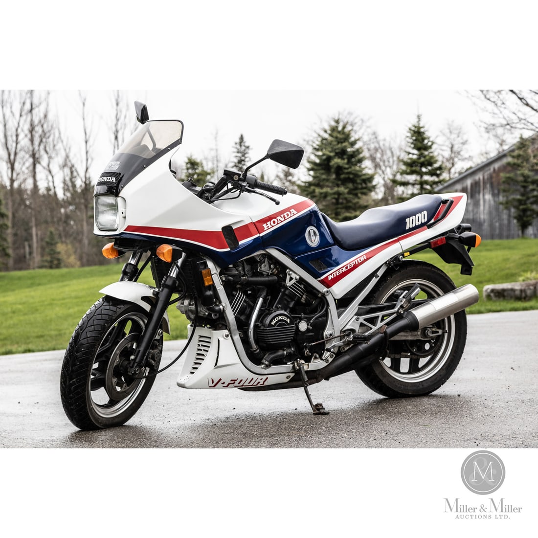 1984 Honda VF1000F Interceptor: As a landmark machine from the height of the 1980s Japanese superbike wars, the 1984 Honda VF1000F Interceptor represents the absolute pinnacle of Honda’s racing-derived street technology. At its