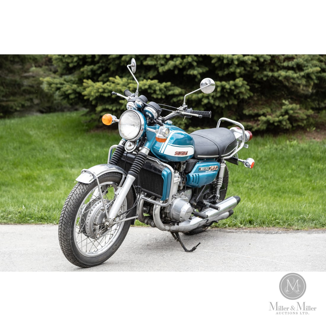 1973 Suzuki GT750K Water Buffalo: As Japan’s very first liquid-cooled production motorcycle, the 1973 Suzuki GT750K Water Buffalo stands as a towering milestone of two-stroke engineering. At its mechanical heart sits a smooth,